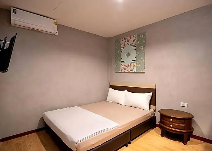 Hostel Buri *