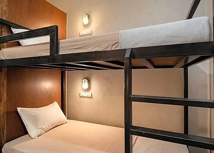 Hostel Buri *